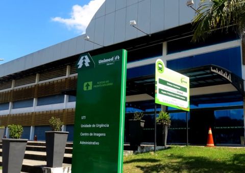 Incêndio atinge hospital Unimed em Manaus