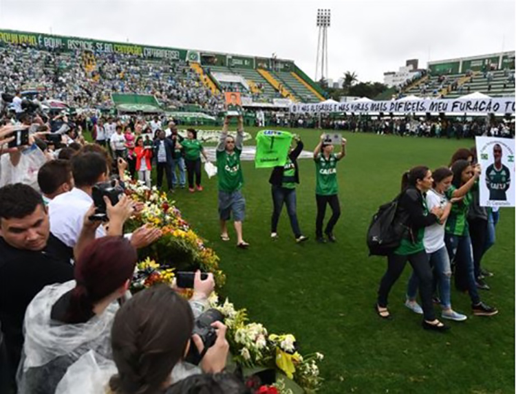 Cerimônia na Arena Condá termina com muita emoção e estádio lotado