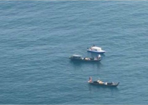 Avião da polícia indonésia cai com 12 passageiros 