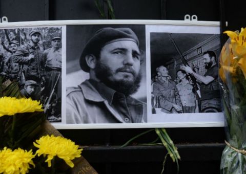      Cubanos se despedem de Fidel em cerimônia; assista ao vivo