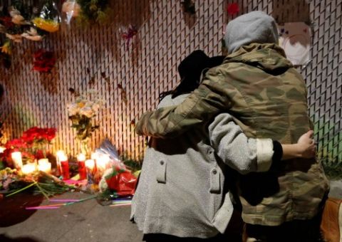 Mais de 30 pessoas morrem em incêndio durante festa de musica eletrônica 