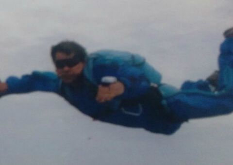 Homem morre após cair de paraquedas