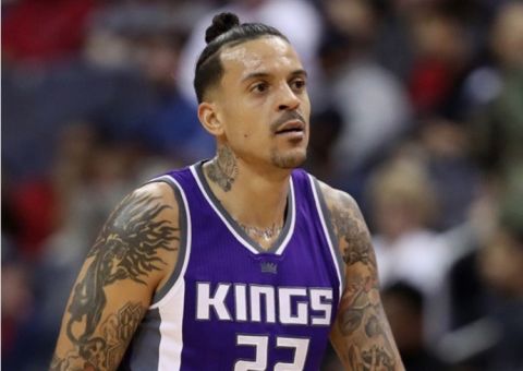 Jogador da NBA é suspeito de enforcar mulher em boate durante briga