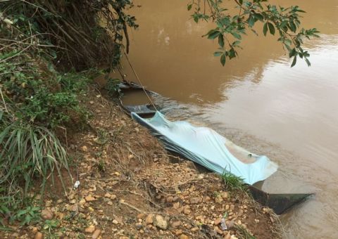 Mãe morre afogada ao entrar em rio para tentar salvar filhas 