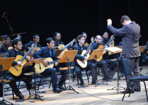 Orquestra de Violões faz apresentação especial de Natal 