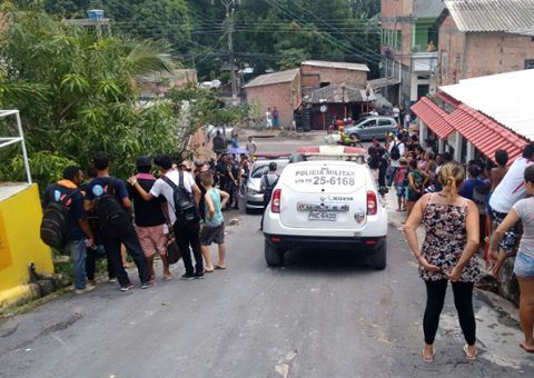 Homem é executado com 10 tiros na porta de casa em Manaus