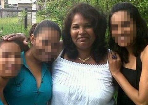 Por ciúmes, marido mata mulher e tenta decapitá-la no meio da rua