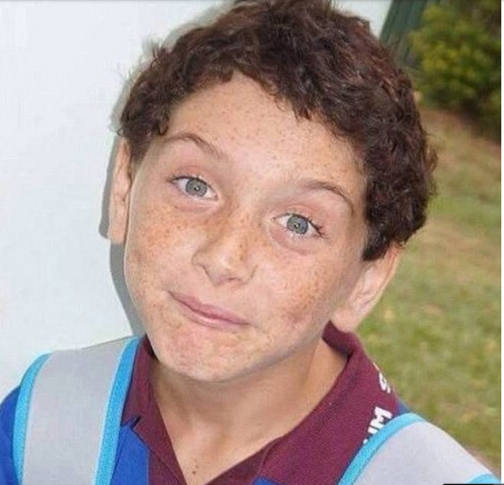 Adolescente tira a própria vida após receber insultos homofóbicos