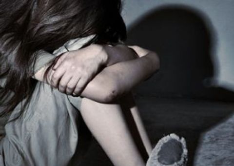 Menina de 8 anos  sai de casa para ir à padaria e acaba sendo estuprada 