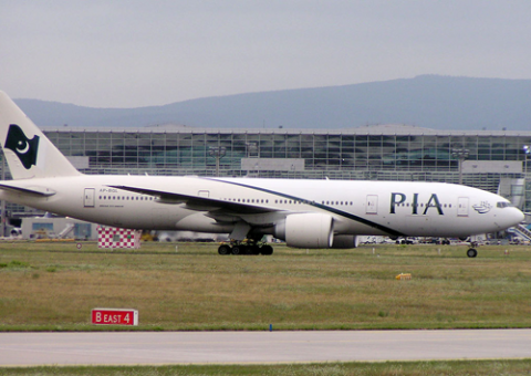 Avião com 47 pessoas desaparece de radares