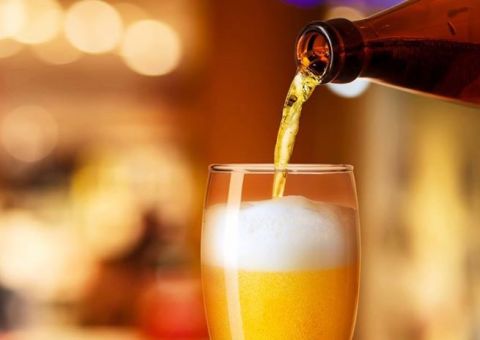 O consumo diário de cerveja pode aumentar as chances de câncer de pele 