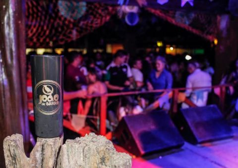 Festa para mulheres agita a véspera de feriado no João de Barro 