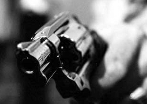 Sete pessoas são feitas reféns durante assalto em radiotáxi de Manaus