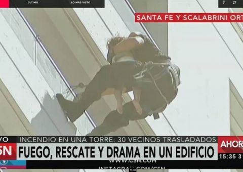 Bebê é resgatado após incêndio em prédio de 35 andares 