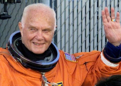 Primeiro americano a orbitar a Terra, John Gleen morre aos 95 anos 