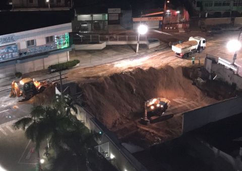   Após desmoronamento, rua ficará interditada por tempo indeterminado 