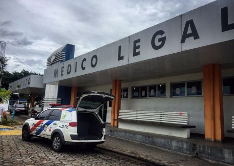   No Amazonas, mulher vai cobrar divida e acaba assassinada com mais de 10 facadas 