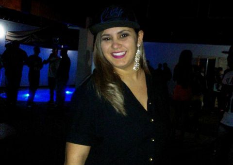 Jovem morta tem corpo retirado de velório por policias