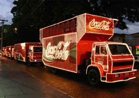 Caravana de Natal da Coca-Cola começa a circular em Manaus neste sábado