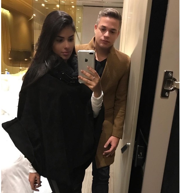 Ex-BBB Munik é pedida em casamento por empresário