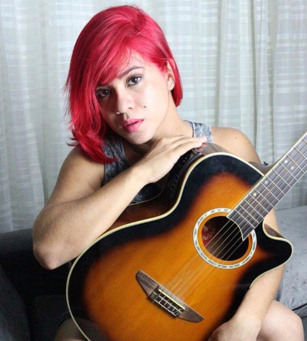 Vanessa Auzier lança carreira solo neste domingo