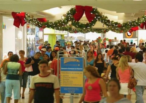 Procon-AM orienta consumidores para não errar nas compras natalinas