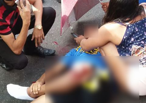 Motociclista é arremessado ao ser atingido por carro em Manaus