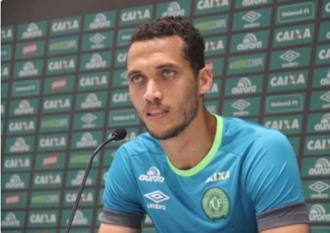 Sem saber do acidente, Neto pergunta a médicos como foi o jogo da Chape