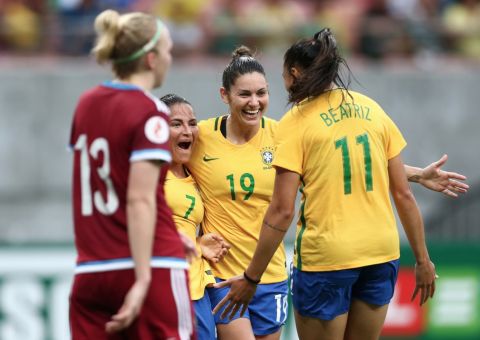 Brasil goleia a Rússia em Manaus e está classificada para a final