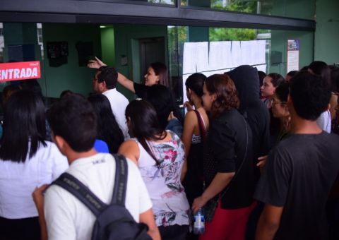 UEA divulga gabarito do vestibular 2016