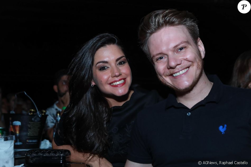 Thais Fersoza e Michel Teló prestigiam show de Sandy e convidados especiais 