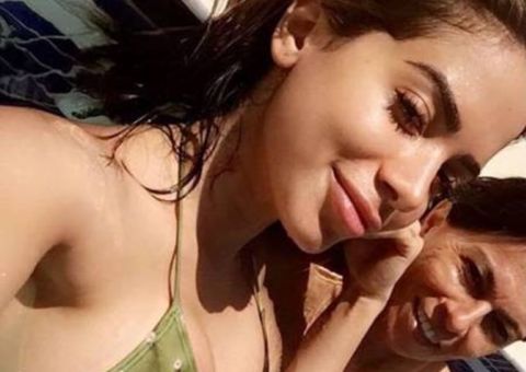 Anitta mostra foto rara em que aparece com os pais e o irmão