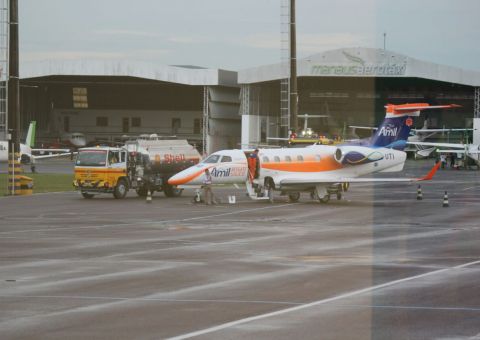 Aeronave que transporta goleiro da Chapecoense chega a Manaus
