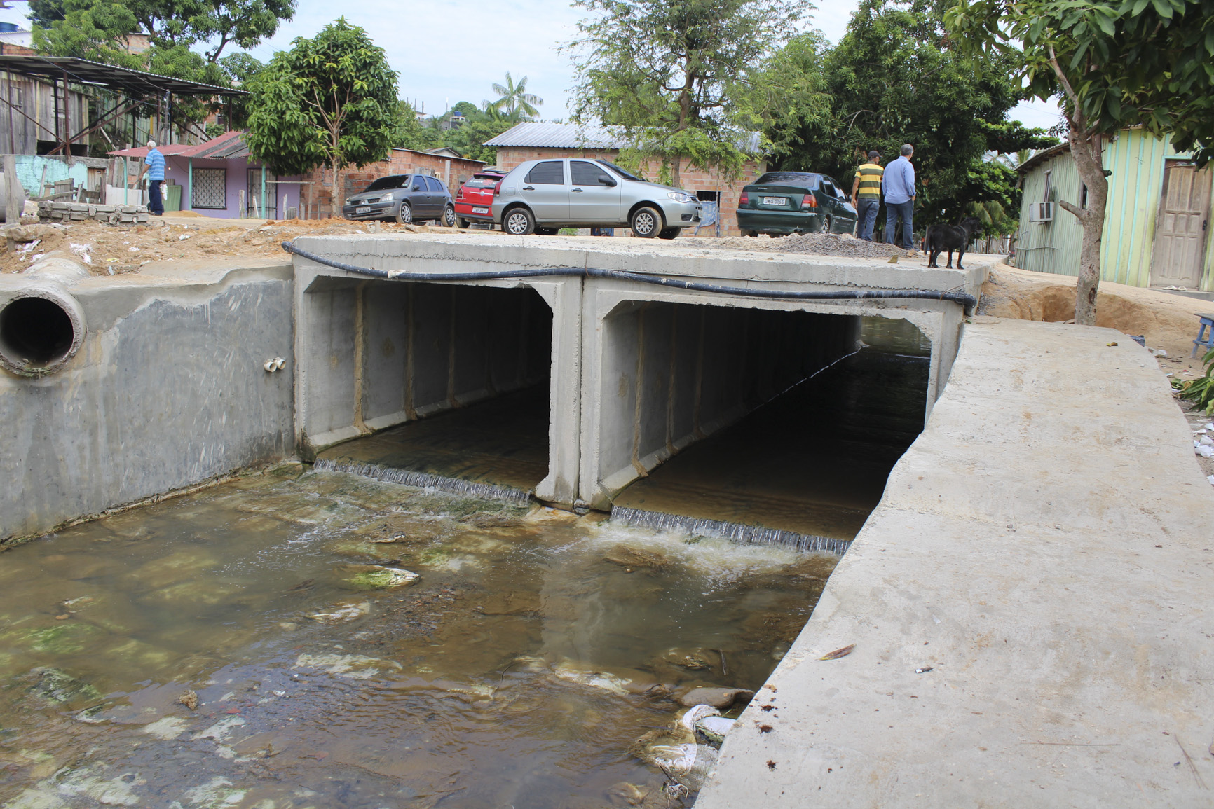 Nova ponte em concreto soluciona problemas de alagamento no bairro Colônia Santo Antônio