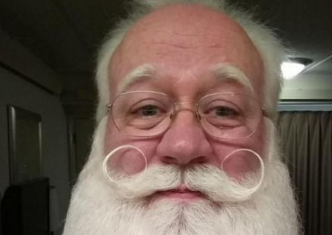 Menino com doença terminal morre nos braços do Papai Noel