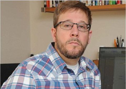 Homem sofre AVC ao lavar a cabeça em salão de beleza