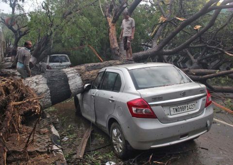 Ciclone deixa ao menos 10 mortos da Índia