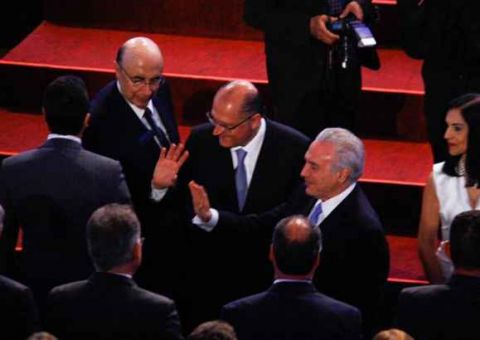 Senado deve aprovar PEC do teto de gastos nesta terça-feira 