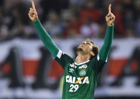 “Nós somos sobreviventes, comemore a sua vida”, diz Neto para companheiro de time