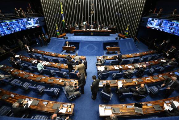 Senado aprova PEC do Teto dos Gastos Públicos em segundo turno