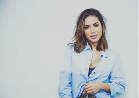 Anitta muda visual e aparece com dreadlock