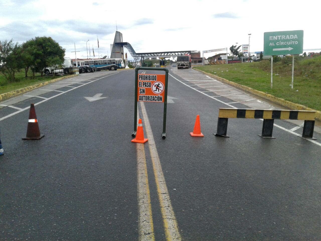 Amazonenses ficam presos na Venezuela, após país fechar a fronteira; Um deles se casa na quinta