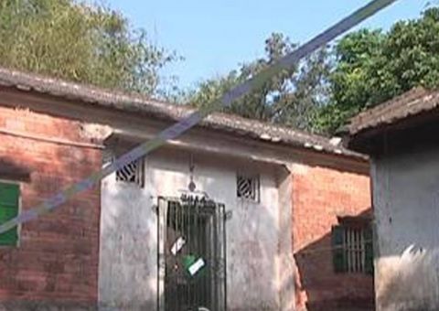  Revoltada por não conseguir dar à luz a um menino, mãe mata quatro de suas filhas