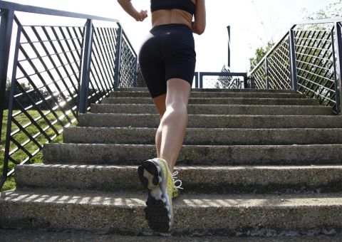 Subir escadas ajuda a deixar bumbum definido 