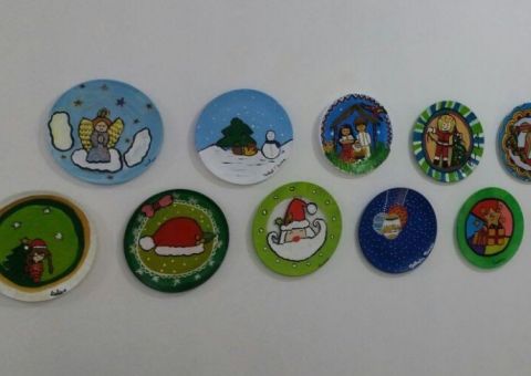 Exposições de pratos artísticos e cartões celebram o Natal na Galeria do Largo