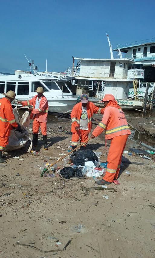 Limpeza de igarapés e capinação movimentam mais de 450 trabalhadores  