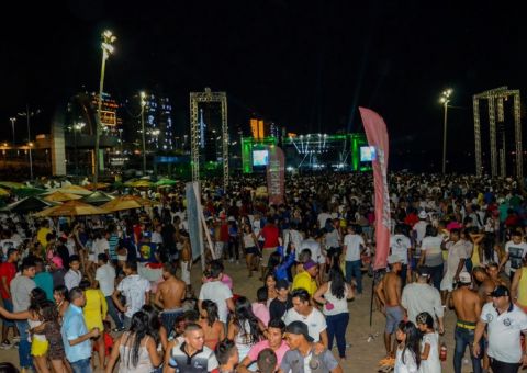 Israel Novaes e Rabo de Vaca comandam o réveillon na Ponta Negra e Itaúba