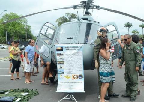 Marinha realiza exposição gratuita de aeronave usada em missões de resgate no AM