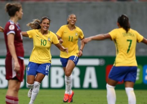 Brasil vence por 3 a 1 e ganha vantagem em final contra a Itália no domingo