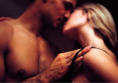 Conheça 5 posições que ajudam a queimar calorias na hora do sexo  